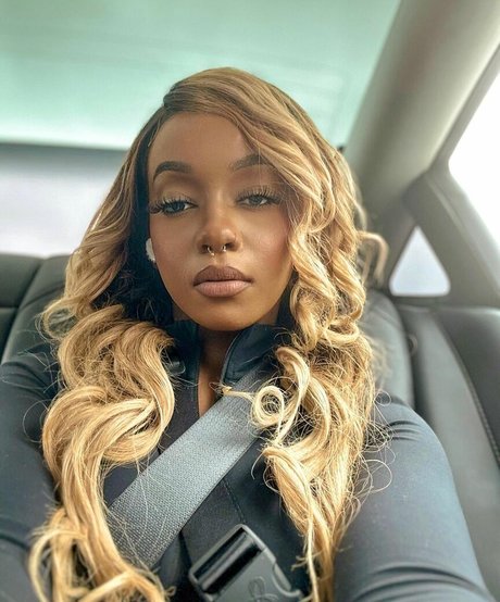 Lily Starfire naked star pic