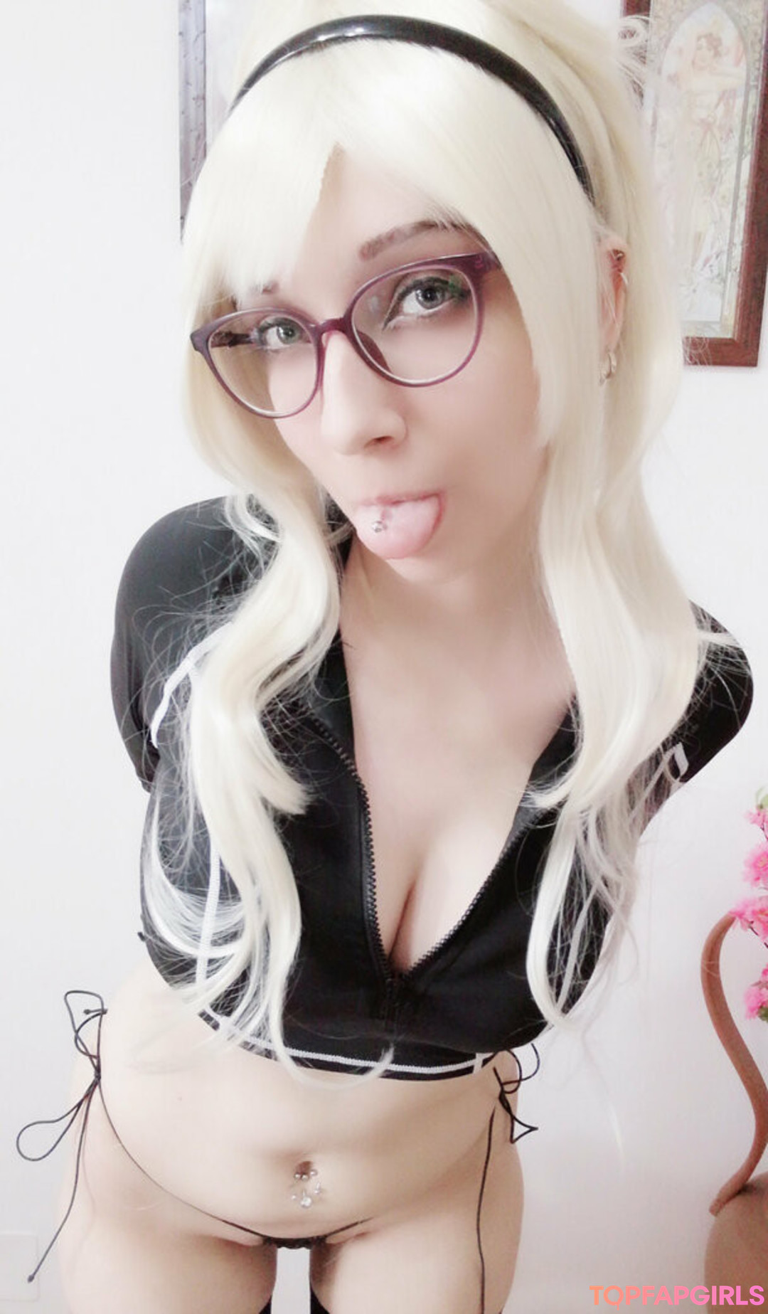 pale teen onlyfans naked photo