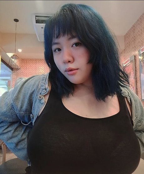 Maiden Blue model sexy picture