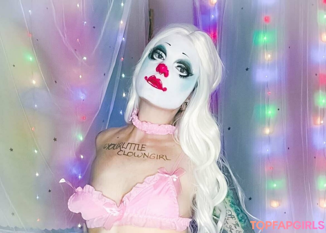 yourlittleclowngirl model beautiful pictures
