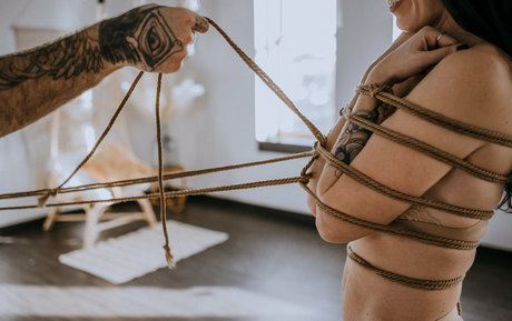 akatsuki shibari hot actress photo