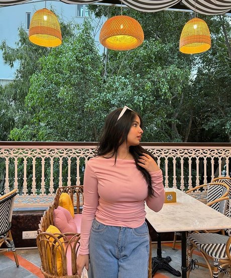 Aarushi Abrol pretty star image