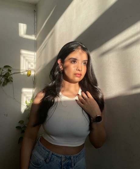 Aarushi Abrol xxx star photos