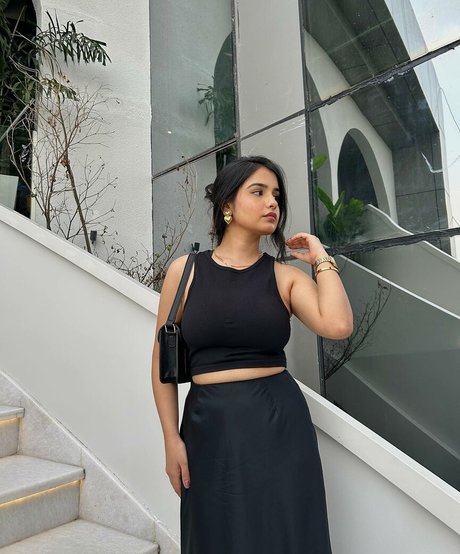 Aarushi Abrol model erotic galleries