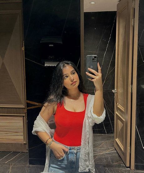 Aarushi Abrol beautiful pornstar gallery