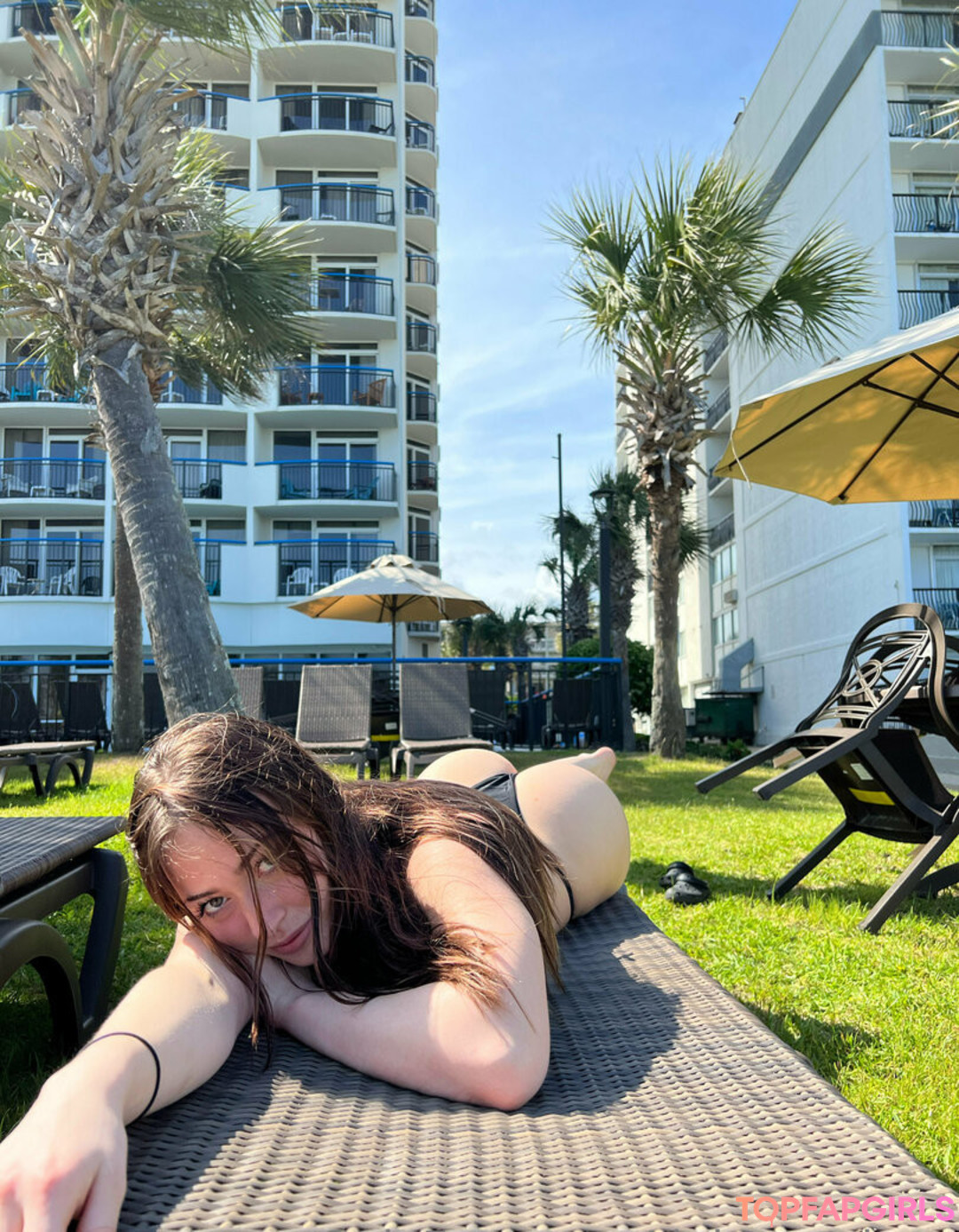 delaneyshort adult model pic