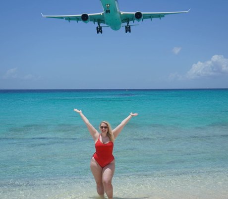 busty onlyfans naked photo