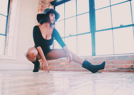 teen tits onlyfans erotic photos