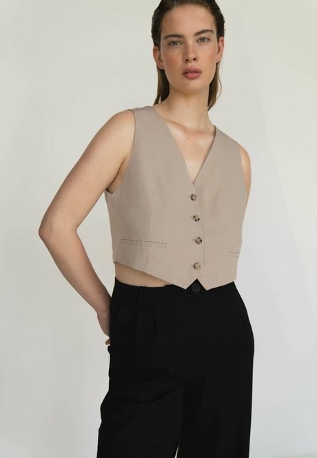 Benthe Ten Broek adult model pic