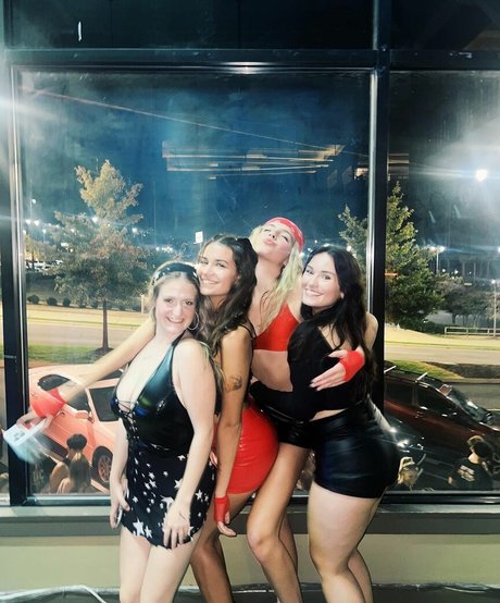 Katie Gilmore high quality model pic