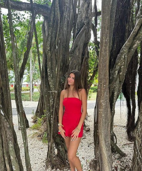 Katie Gilmore naked actress pictures