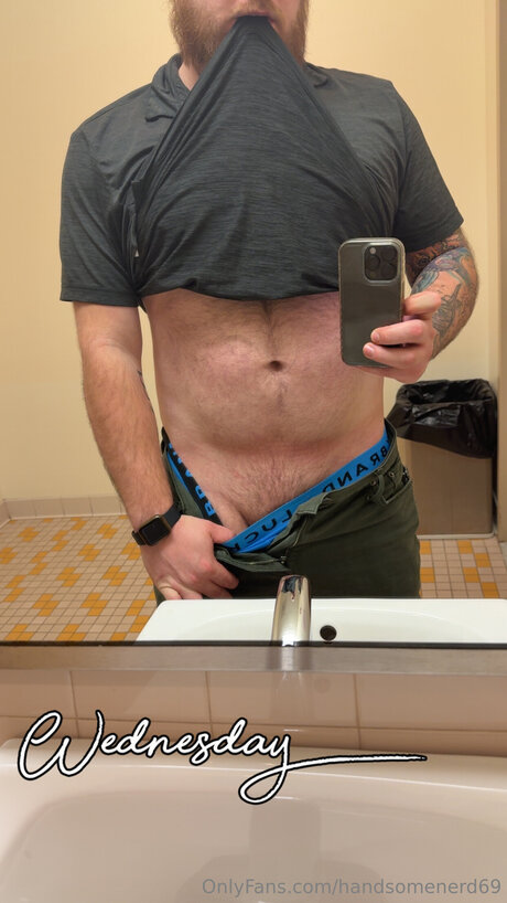 Handsomenerd69 model art picture