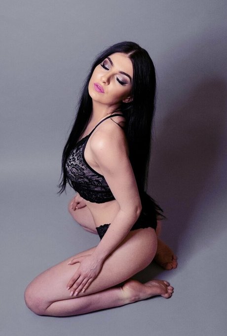 belladiablo sexy model pic