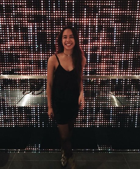 Buhnny model sexy images