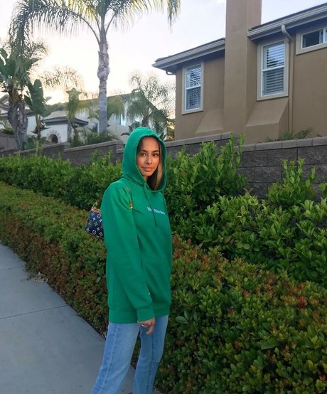 Buhnny nudes star photo