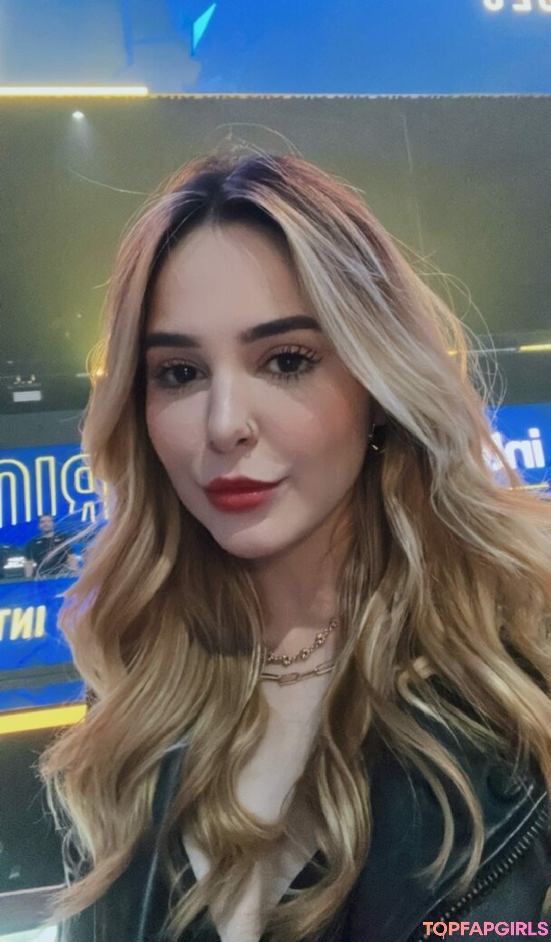 Showliana pornstar sex photos