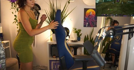 Palmbee nude star pics