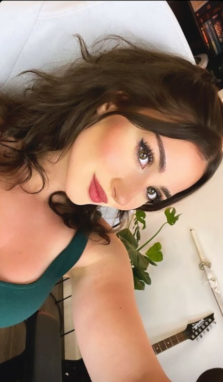 Palmbee pornstar hot pictures