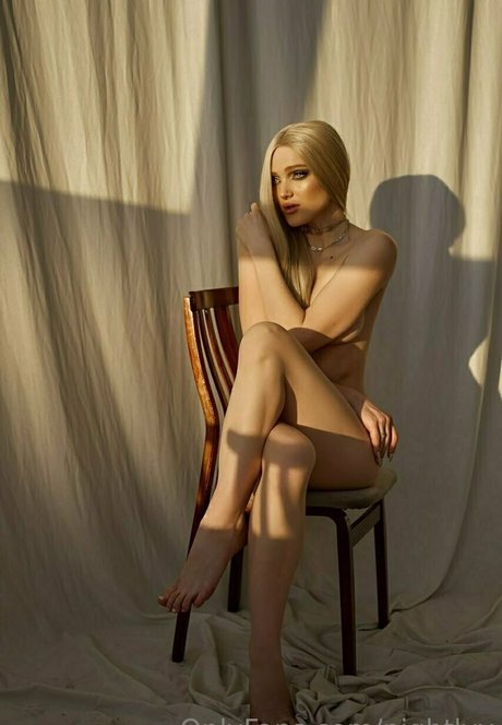 Nightlyy nudes actress image