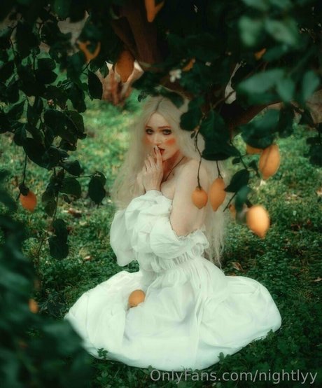 Nightlyy pornstar nude images