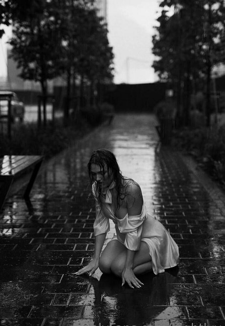 Nightlyy model picture