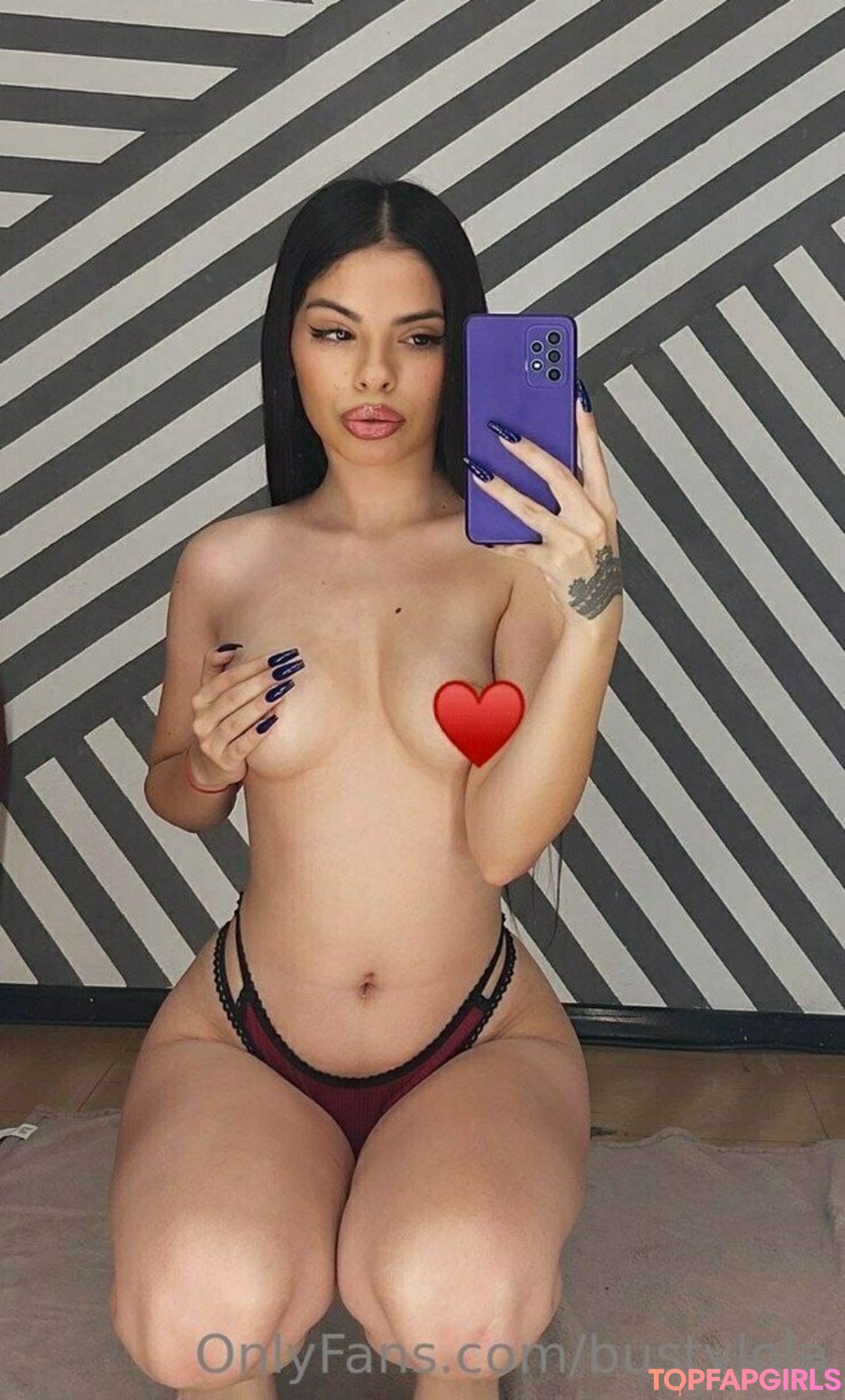 bustylola nice model photo