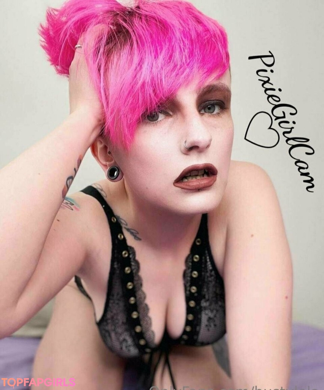 bustylola best star image