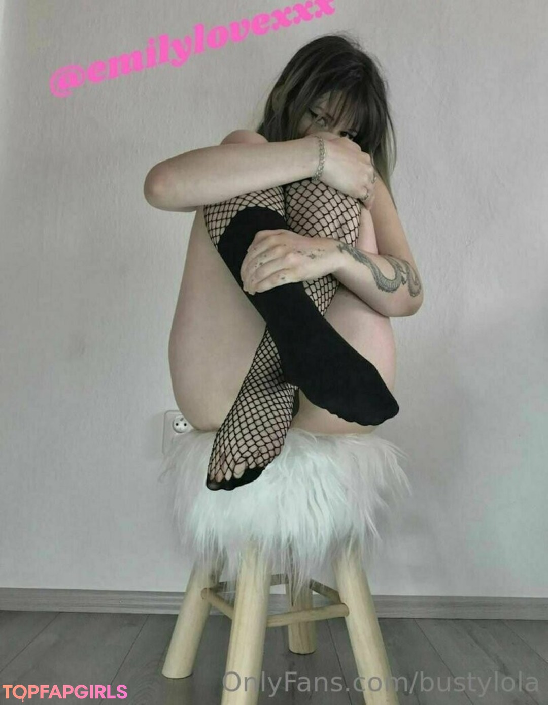 blonde babe onlyfans nudes gallery
