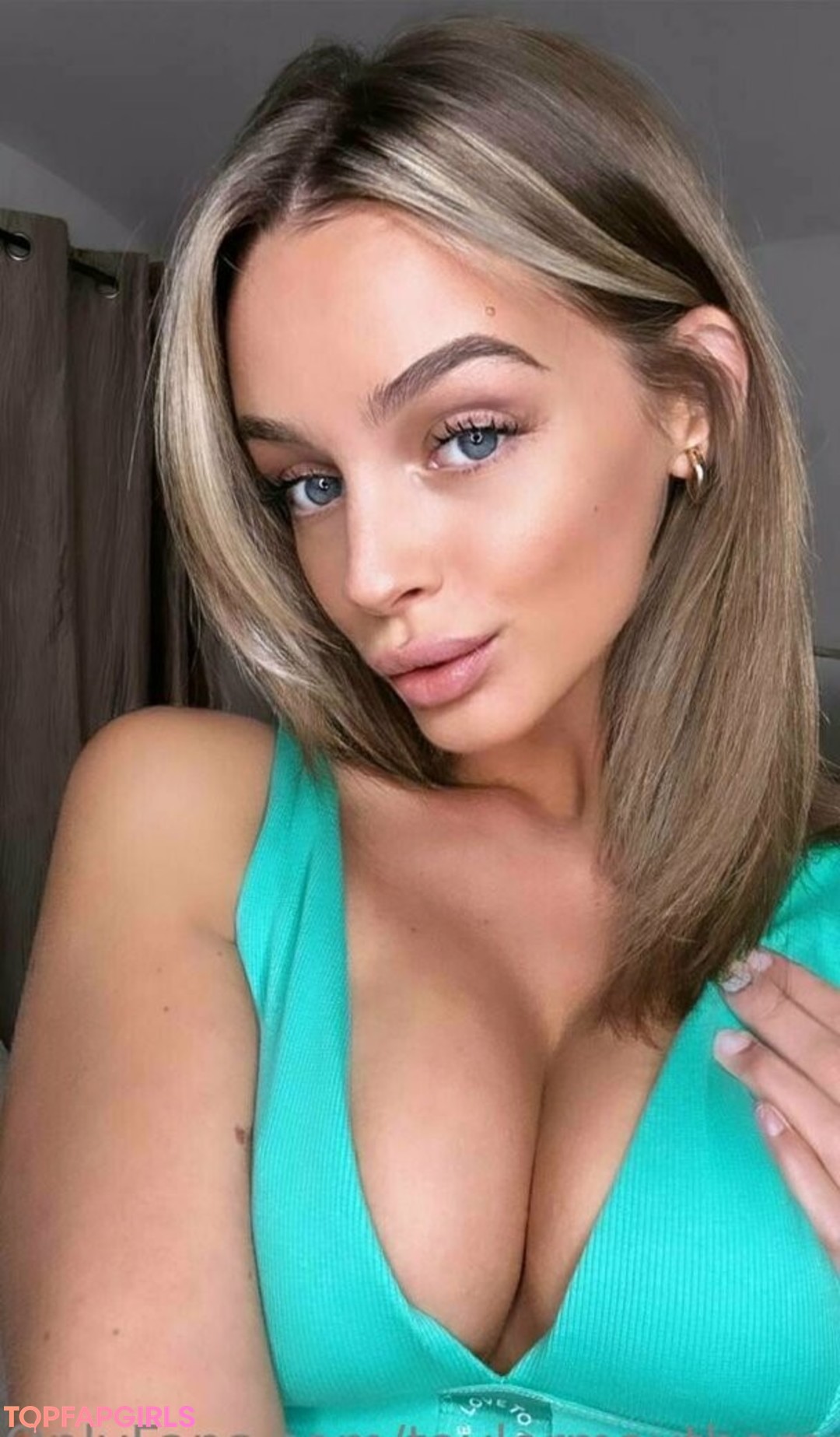 taylormaythompson star naked pic
