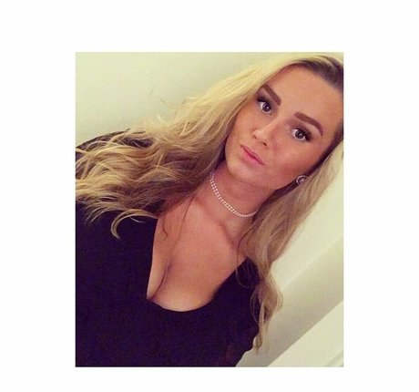 Alma Tandrup perfect model image