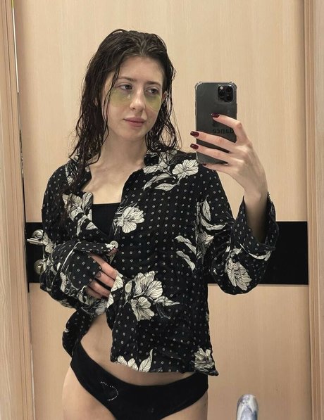 miareeed sexy model archive