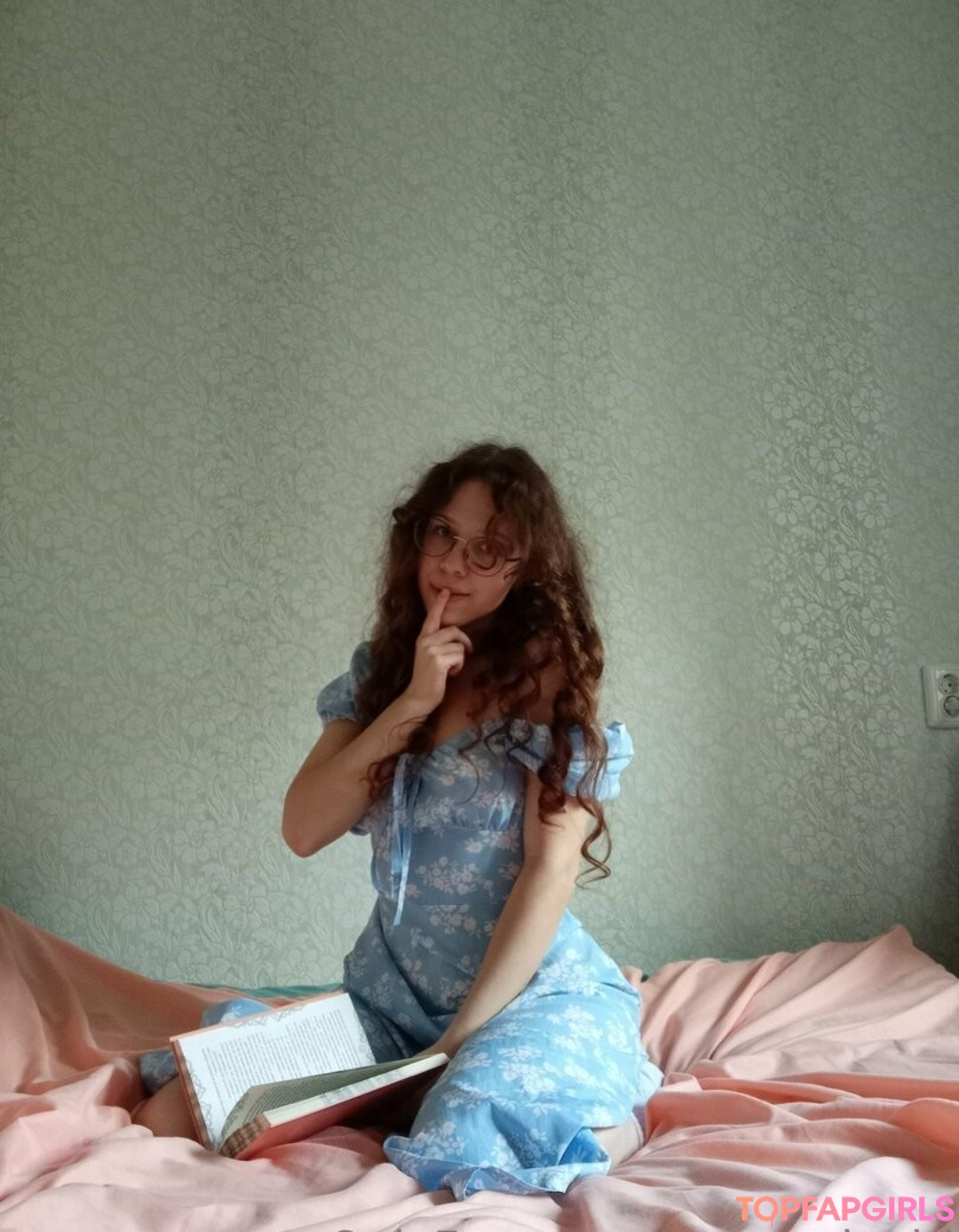 maycurlygirl top profile image