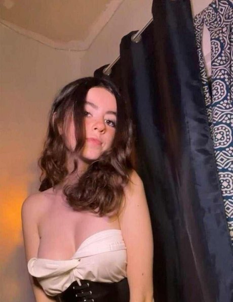 Abicita a hot actress img