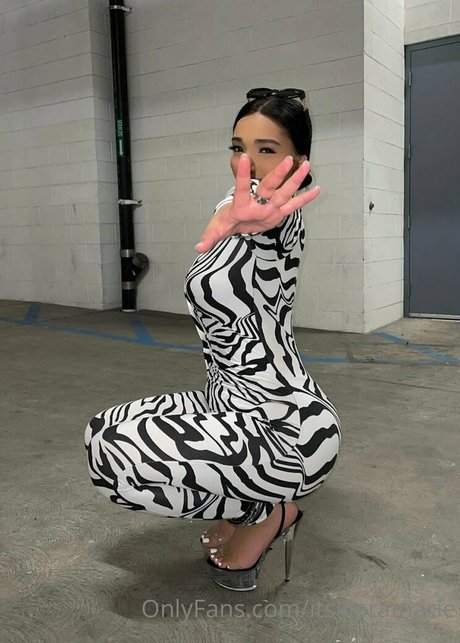 itskiaramarie star high quality photos