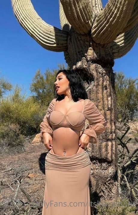 itskiaramarie free pornstar pictures