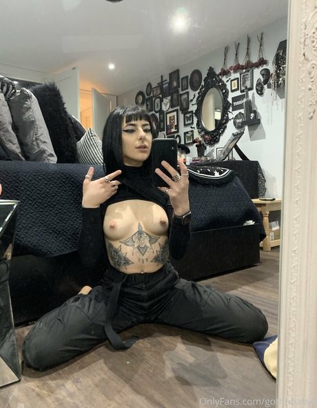 gothhbabyy top pornstar photo