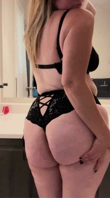 MissesP star nudes image