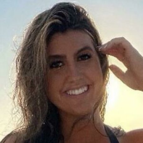 Lydia Hollis top profile image