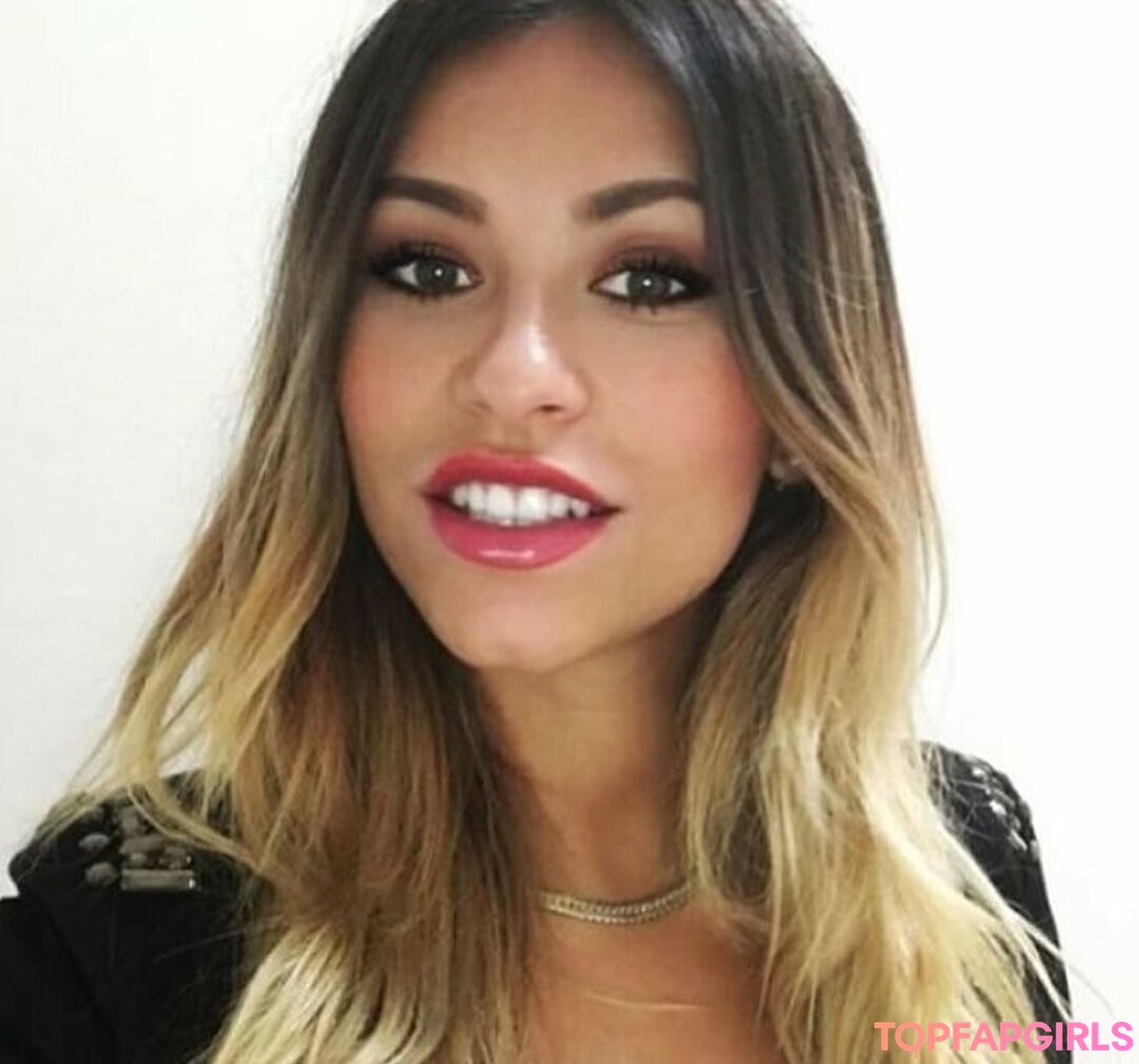 Justine Reine Marie model adult pic