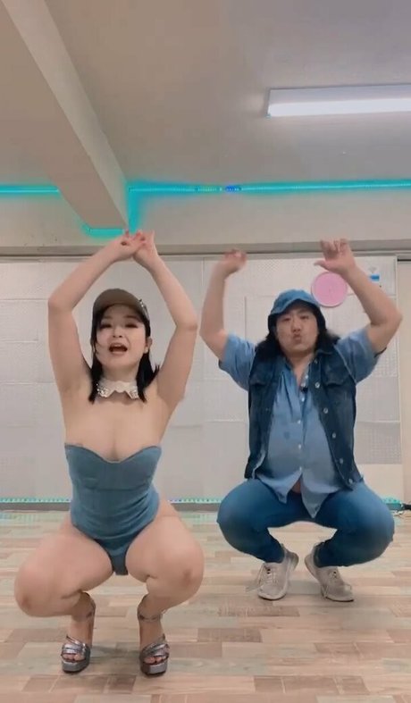 Childish Lina star nude picture