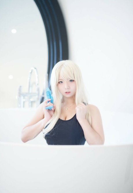 Maruemon model exclusive photo