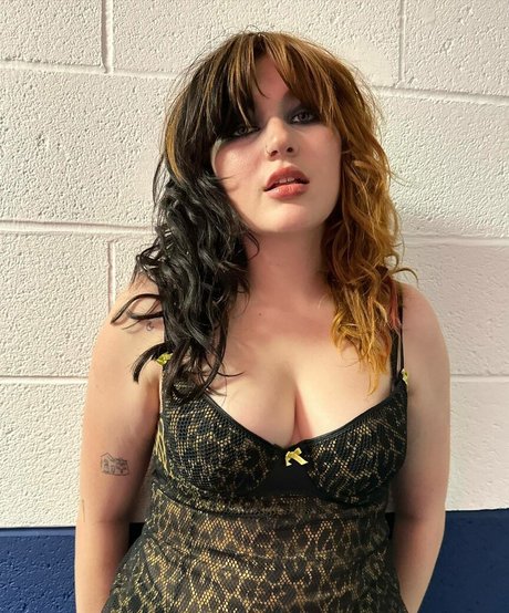 Gayle model perfect pictures