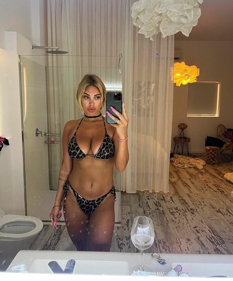 Adrianna Sledz high quality model picture