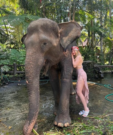 miafitz star sexy pic