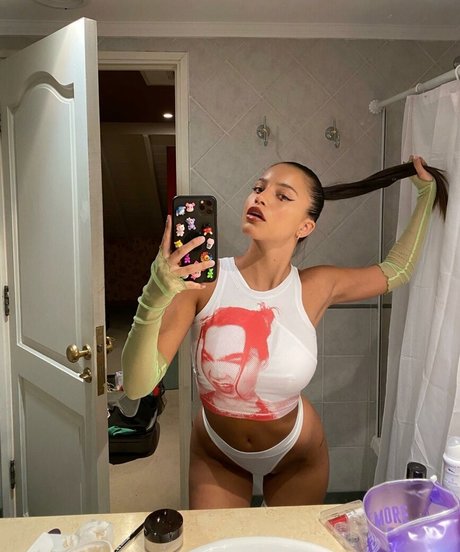 Emilia Mernes naked actress archive