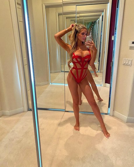 Kyra Belanger porn model pics