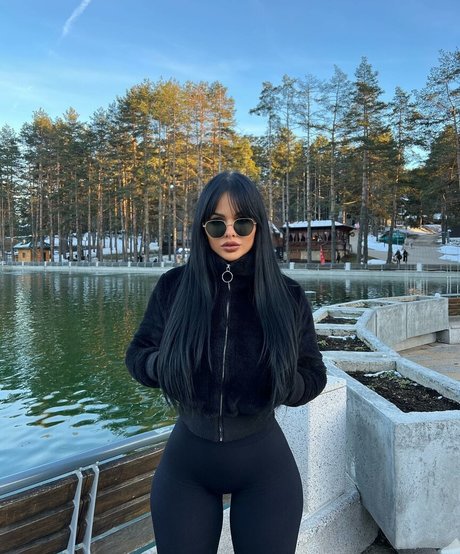 _colovic jana_ naked actress galleries