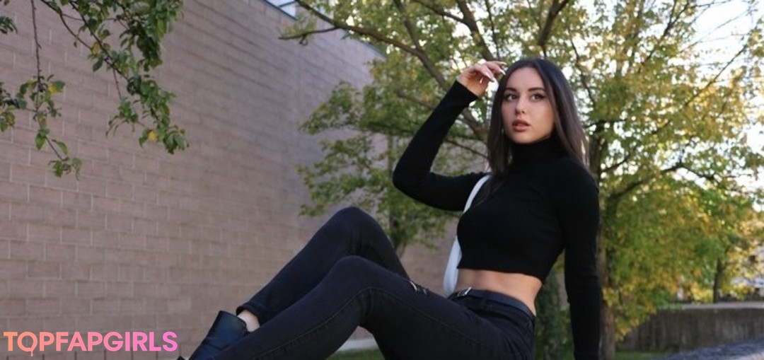 just lola20 model beautiful pic