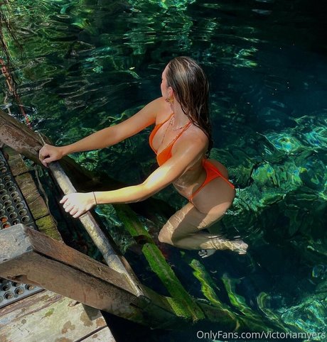 Victoria Lynn Myers model porn image