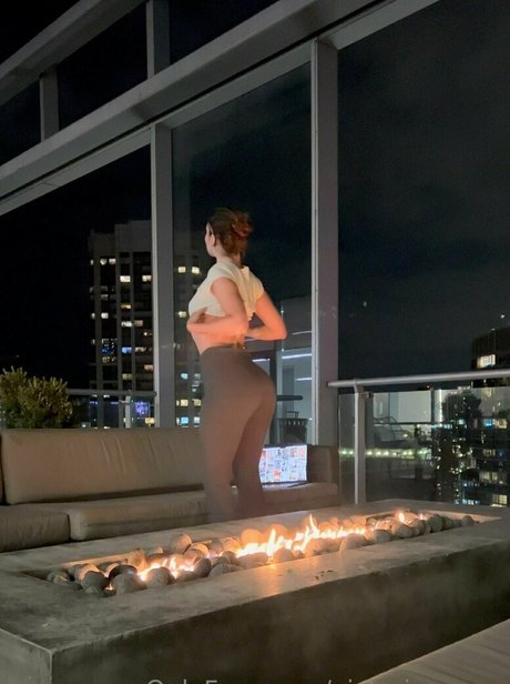 Victoria Lynn Myers exclusive star archive